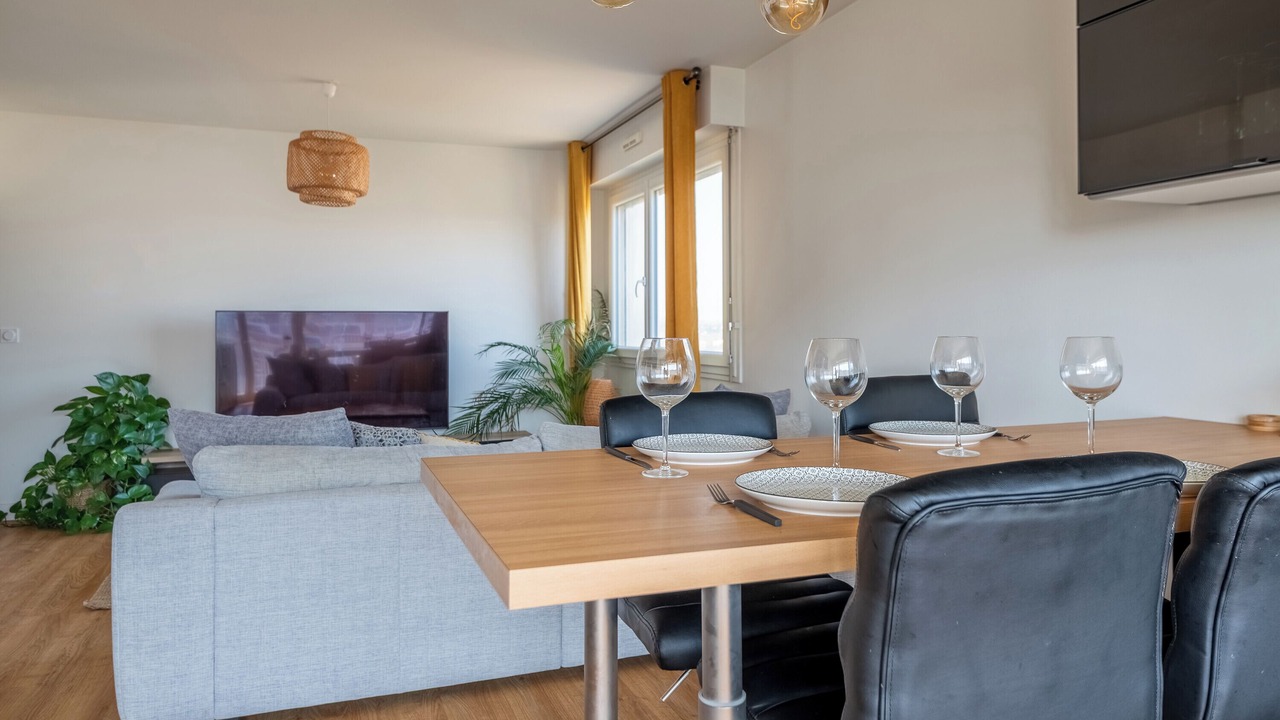 Photo of Others in La Demi - Lune