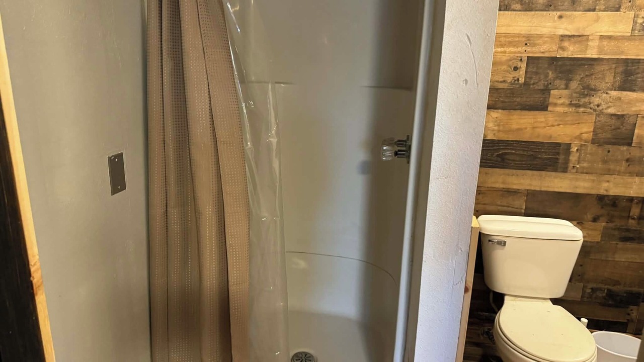 Photo of Bathroom in De Valls Bluff