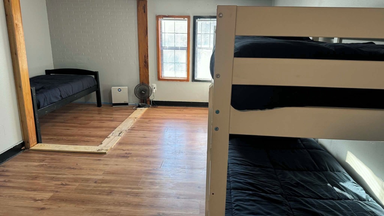 Photo of Bedroom in De Valls Bluff