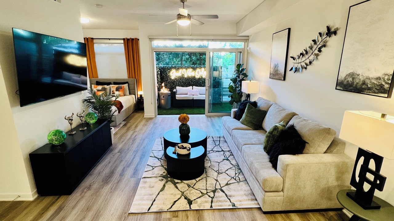 Photo of Livingroom in Mid City