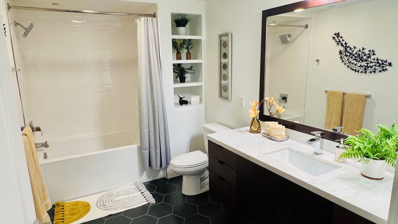Photo of Bathroom in Mid City