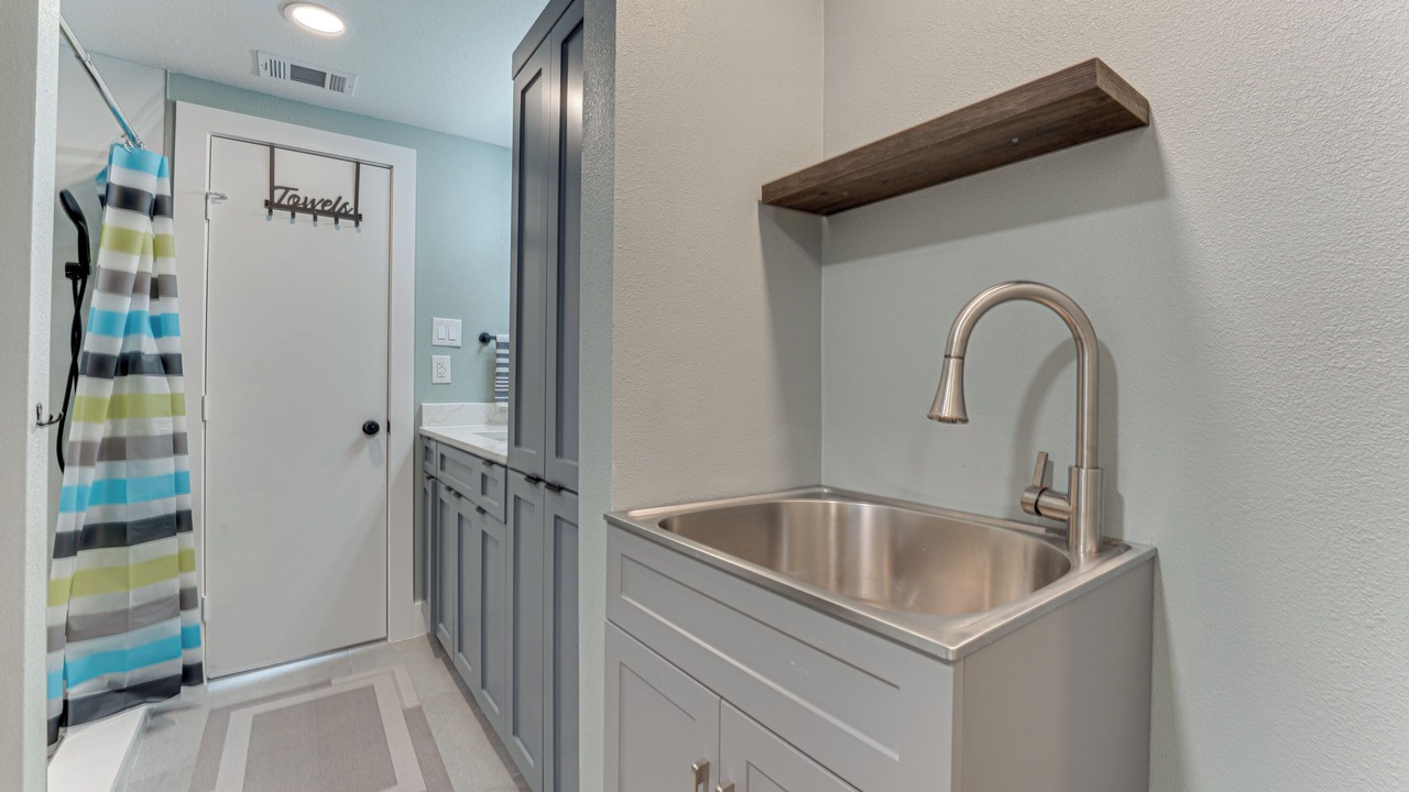 Photo of Bathroom in Tool