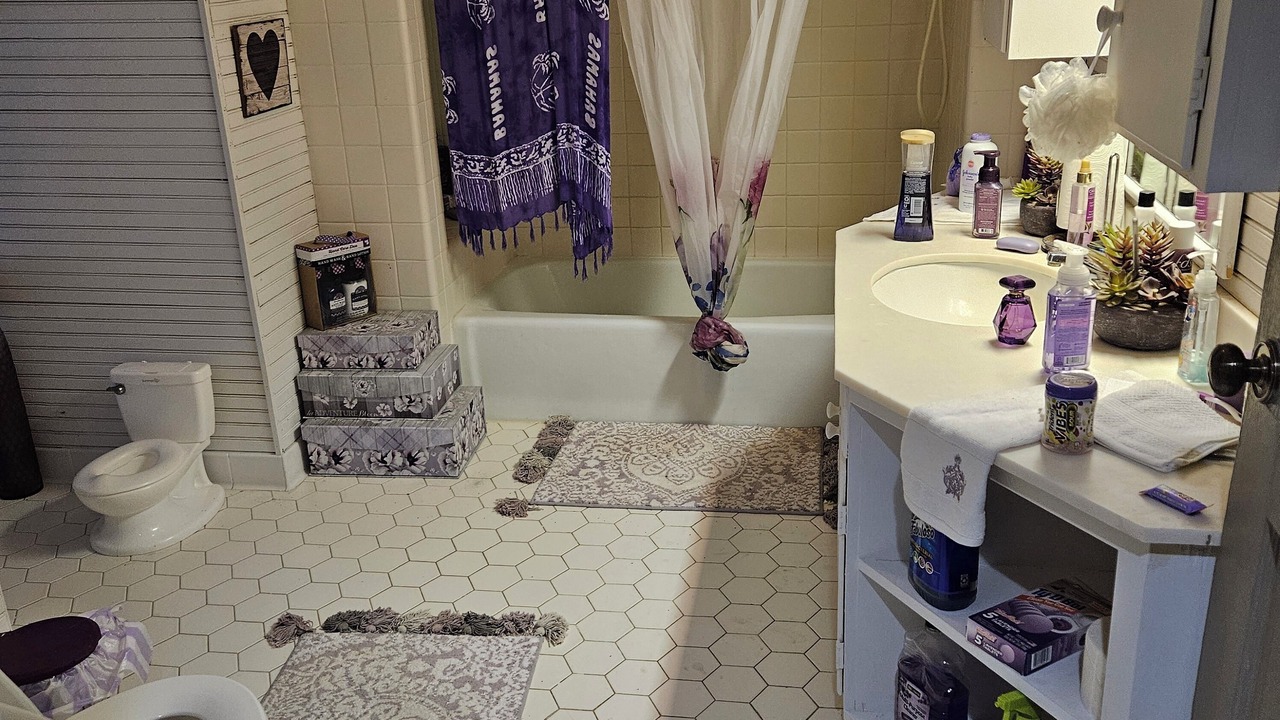 Photo of Bathroom in Shaw