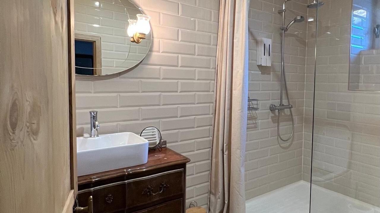 Photo of Bathroom in Roujan