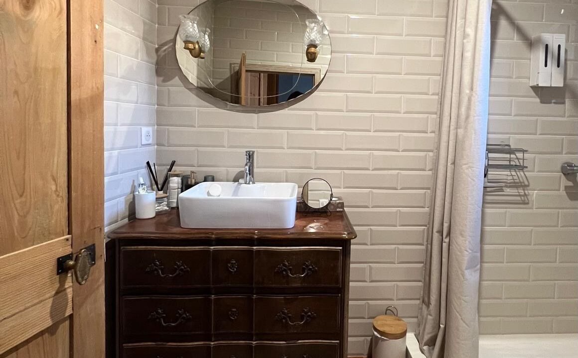 Photo of Bathroom in Roujan