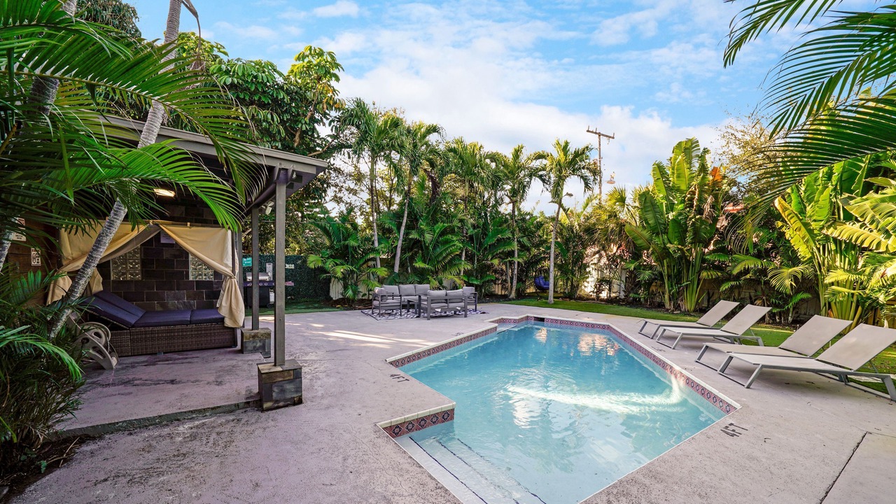 Photo of Outdoor in Hollywood