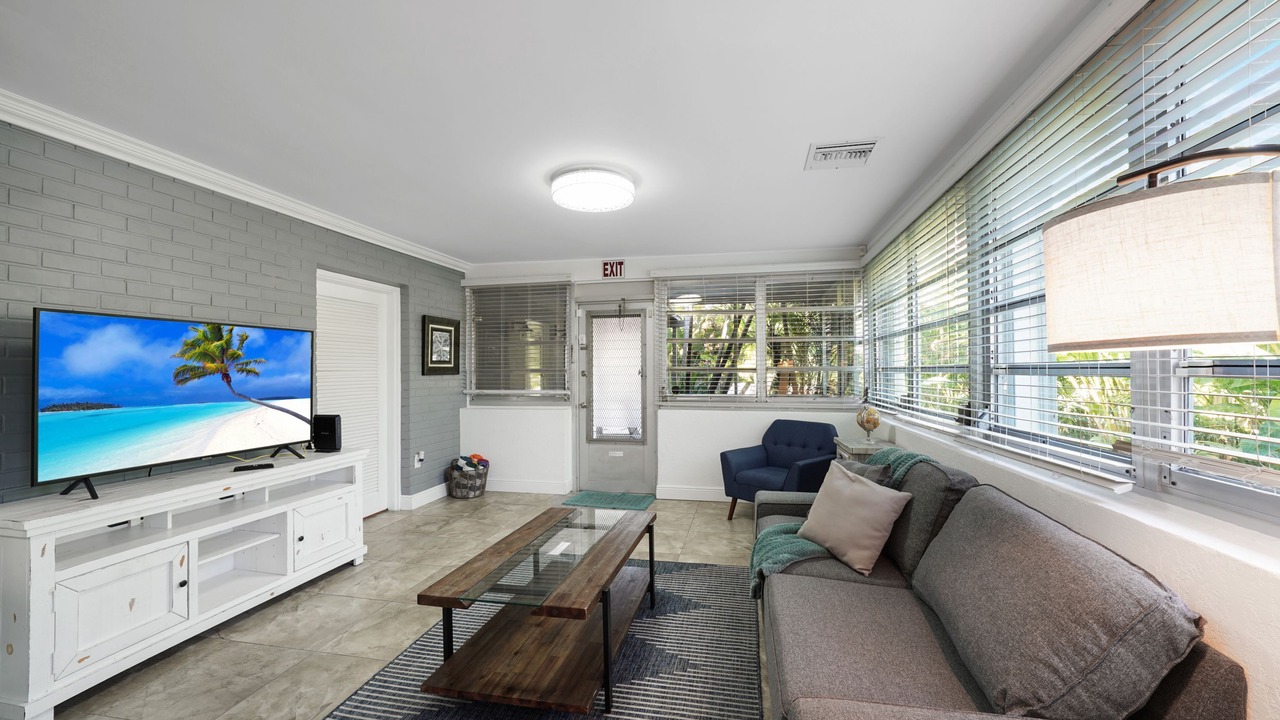 Photo of Others in Hollywood