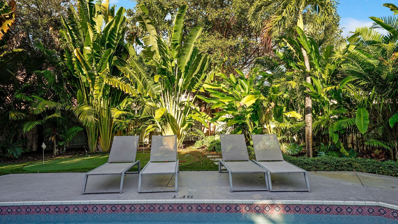 Photo of Others in Hollywood