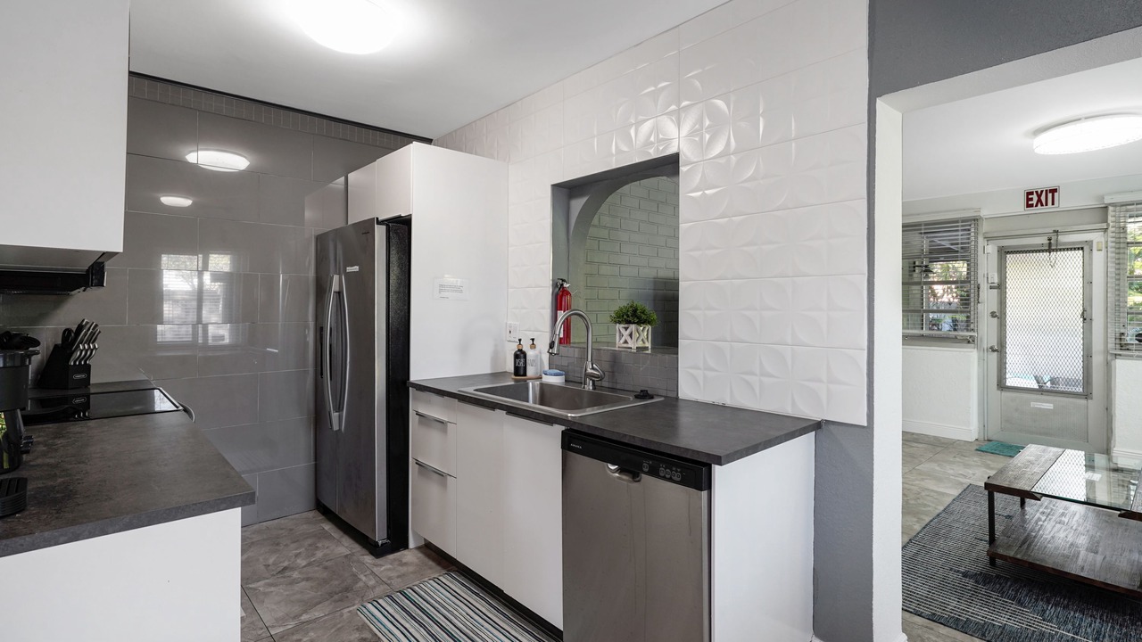 Photo of Others in Hollywood