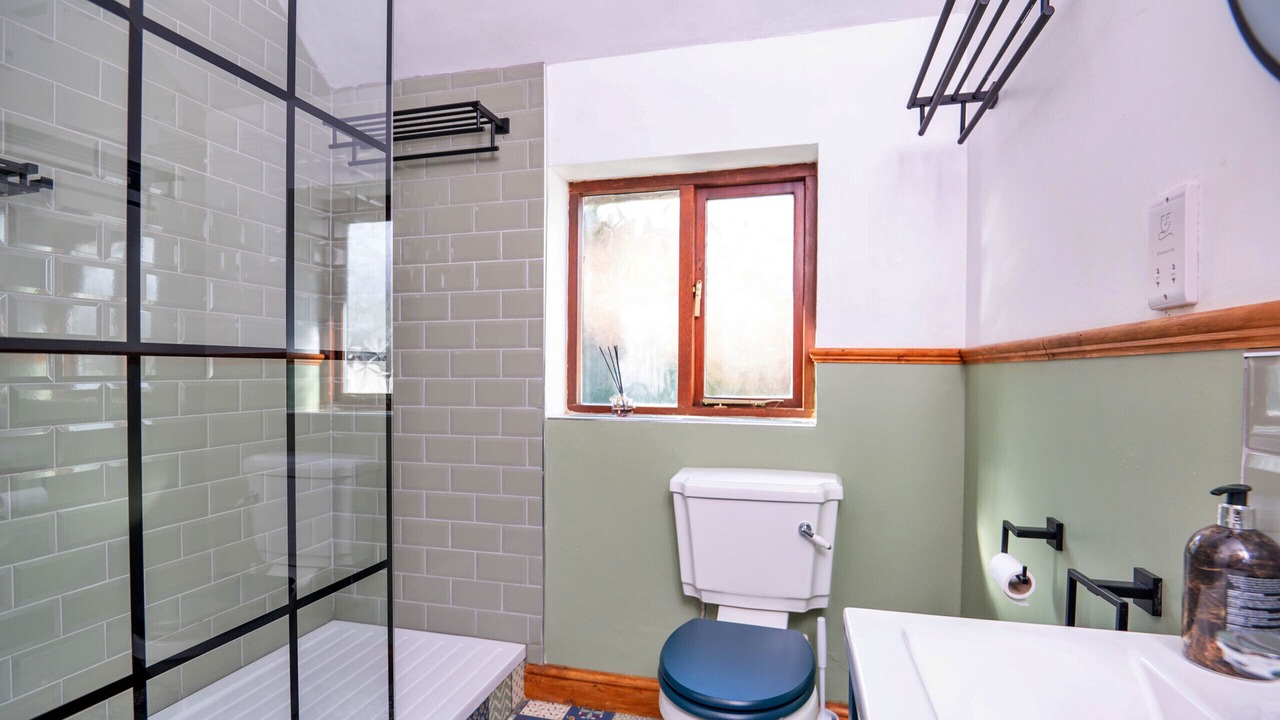 Photo of Bathroom in Denbigh