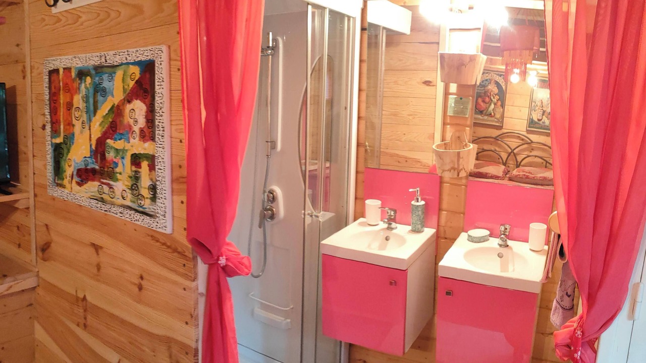 Photo of Bathroom in Durfort-et-Saint-Martin-de-Sossenac