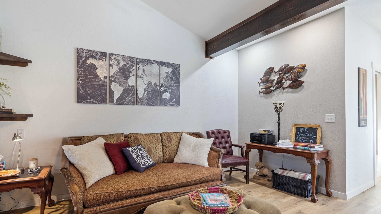 Photo of Livingroom in Linn Creek