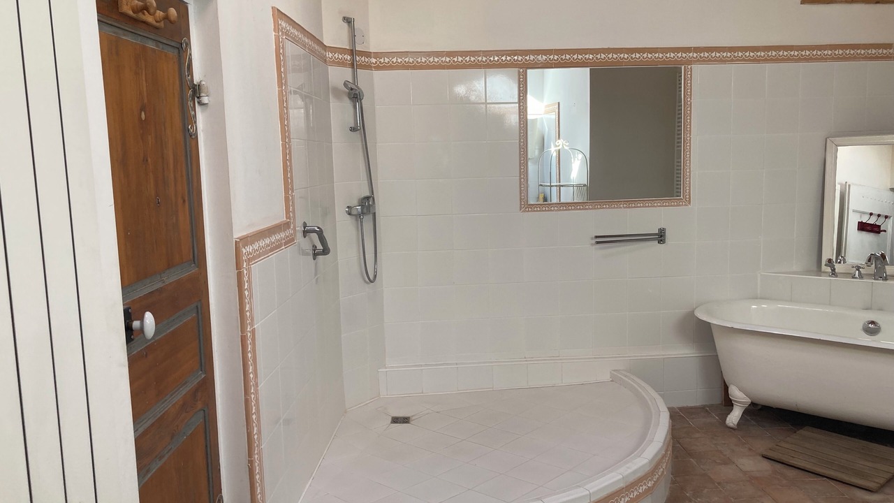 Photo of Bathroom in Saint-Hippolyte-du-Fort