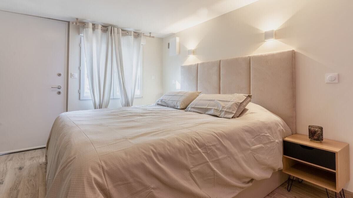 Photo of Bedroom in Villeneuve-le-Roi