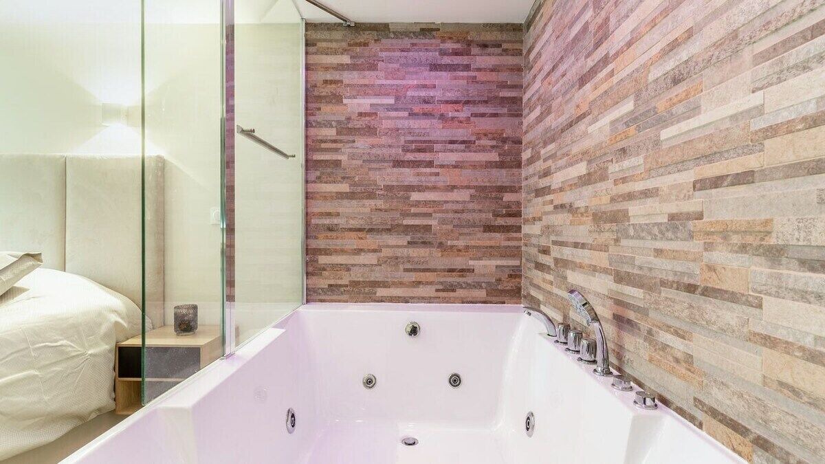 Photo of Bathroom in Villeneuve-le-Roi