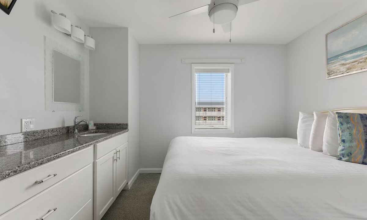 Photo of Bedroom in Avalon