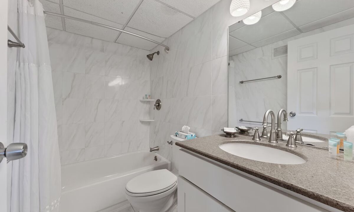 Photo of Bathroom in Avalon