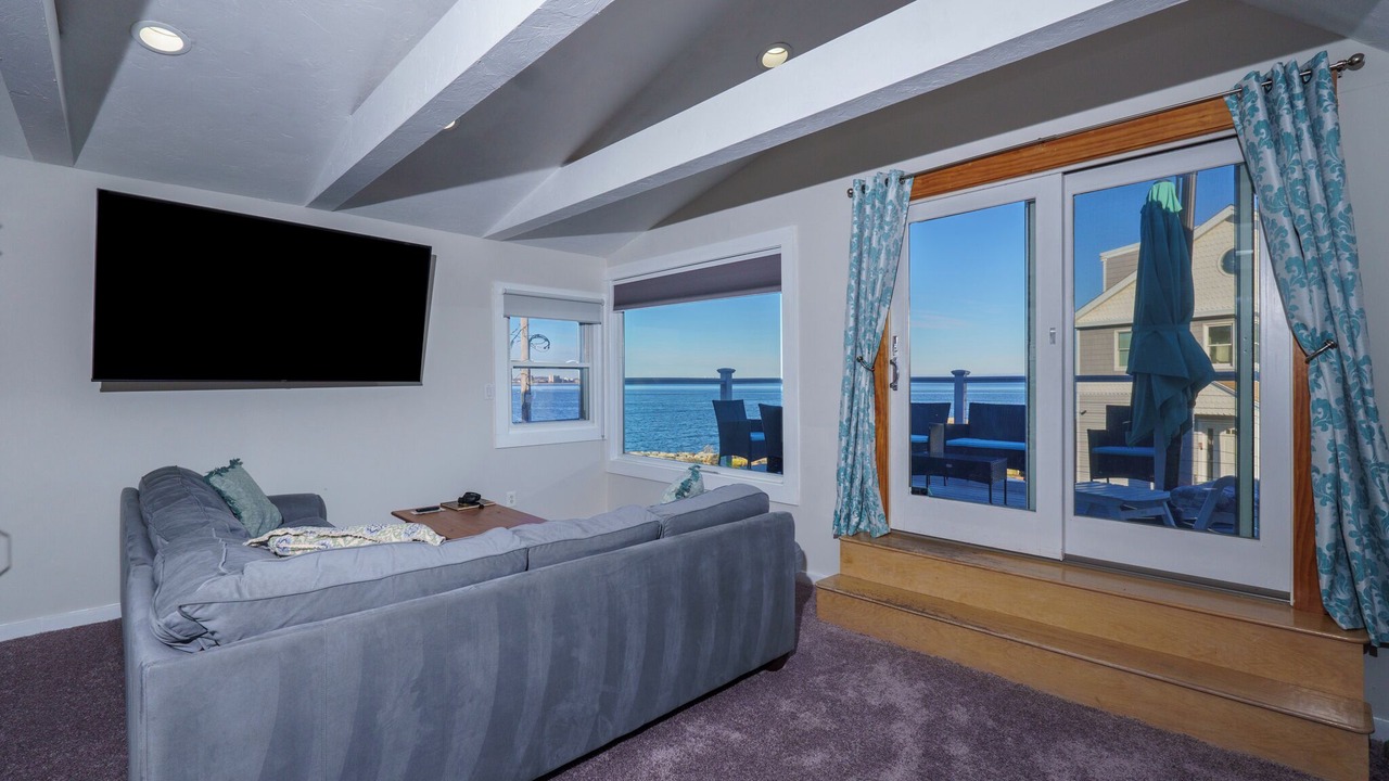 Photo of Livingroom in Revere