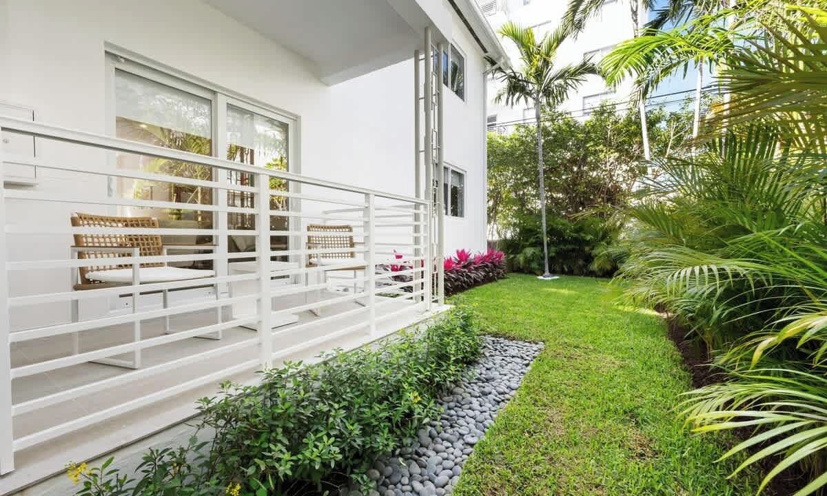 Photo of Patio Balcony in West Avenue