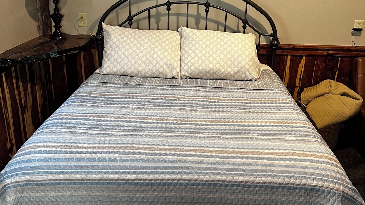 Photo of Bedroom in Perry