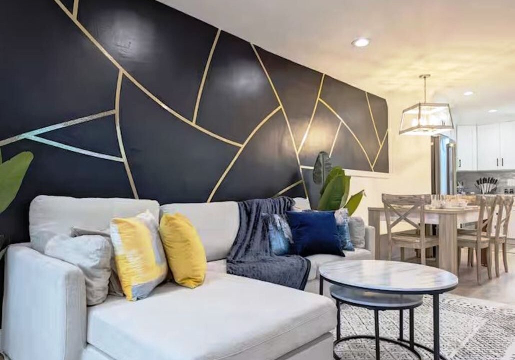Photo of Livingroom in Potomac West