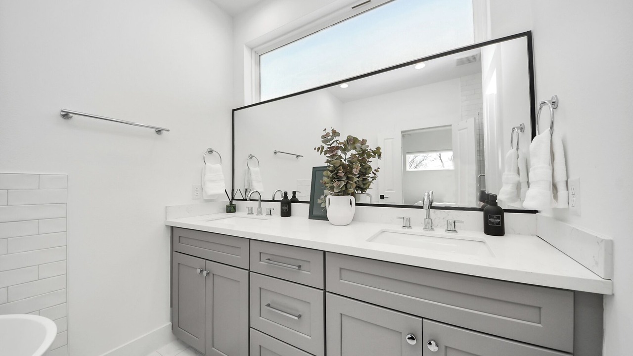 Photo of Bathroom in South Central Houston