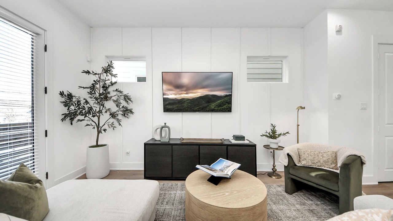 Photo of Livingroom in South Central Houston