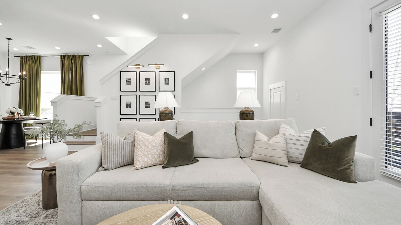 Photo of Livingroom in South Central Houston