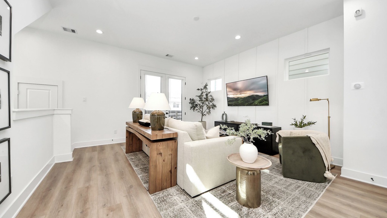 Photo of Livingroom in South Central Houston