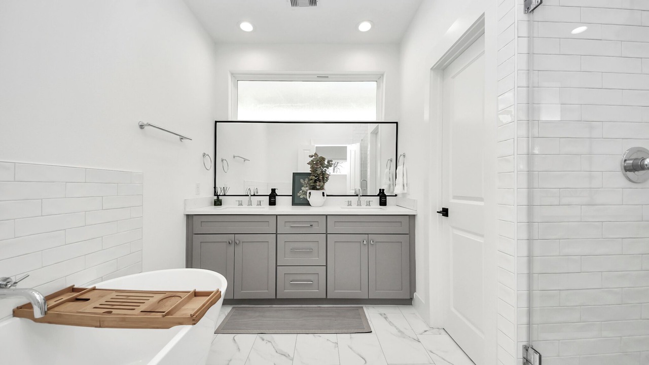 Photo of Bathroom in South Central Houston