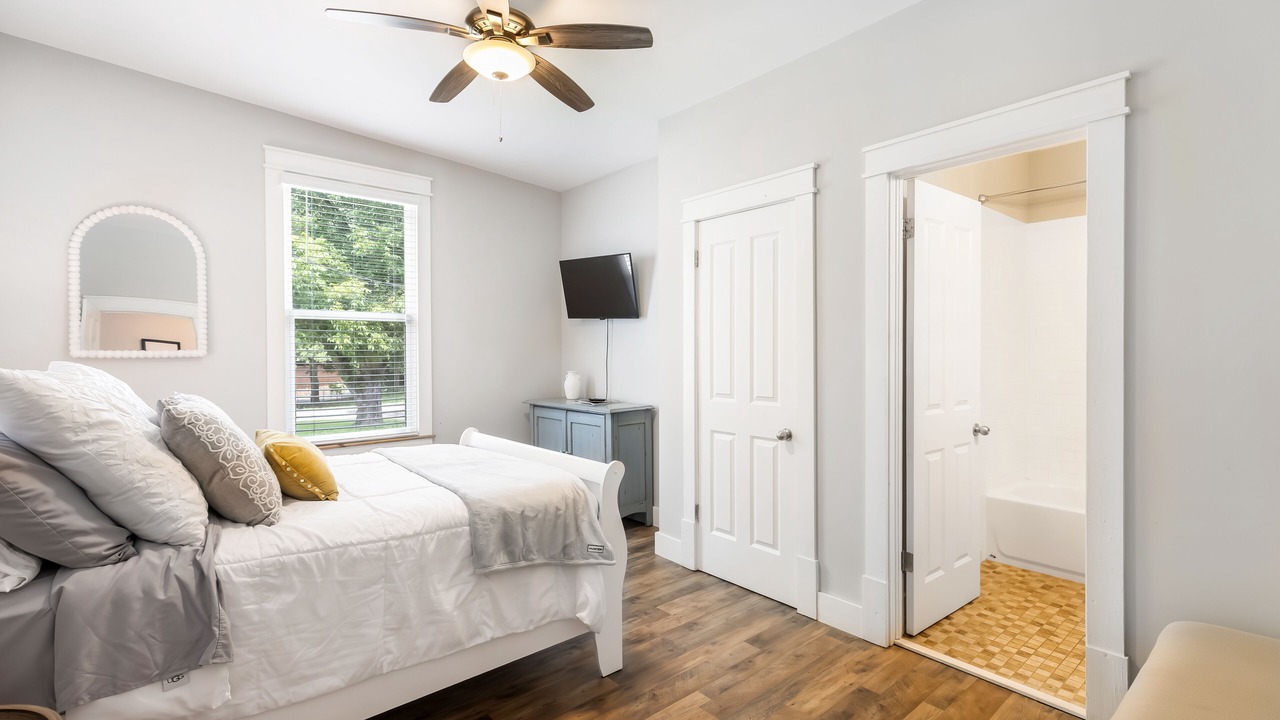 Photo of Bedroom in Covington