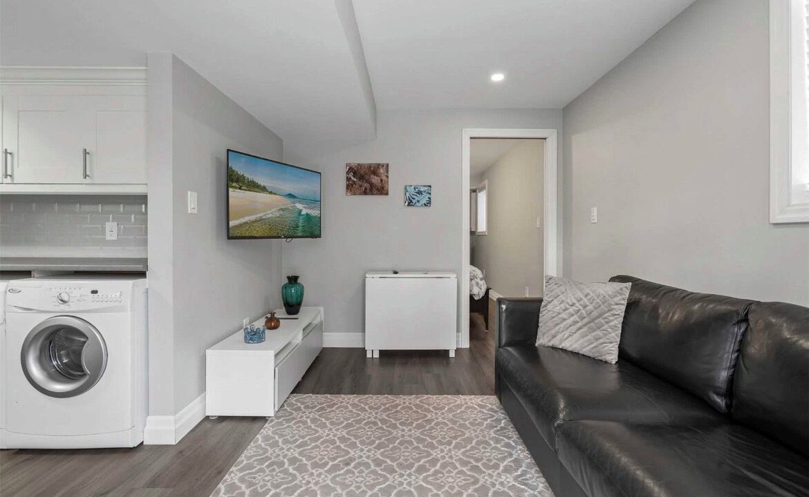 Photo of Livingroom in Oshawa