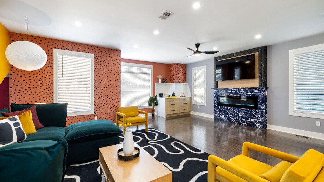 Photo of Livingroom in Lower Lawrenceville