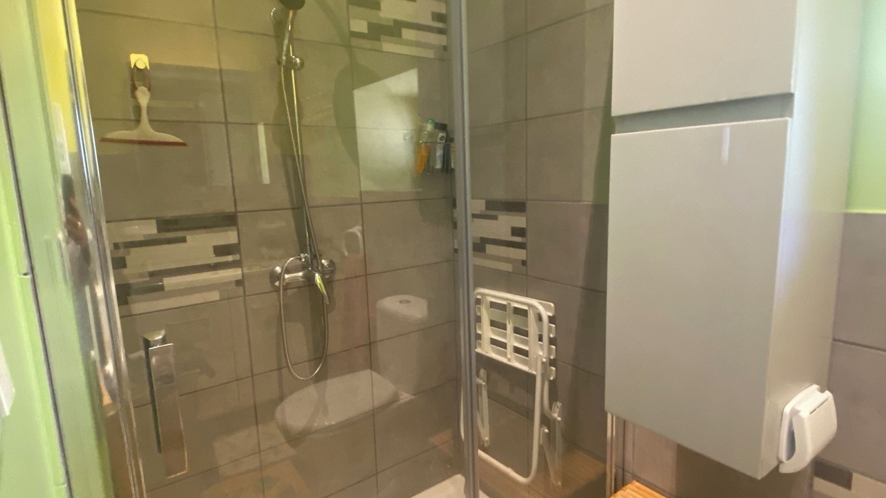 Photo of Bathroom in Espalion