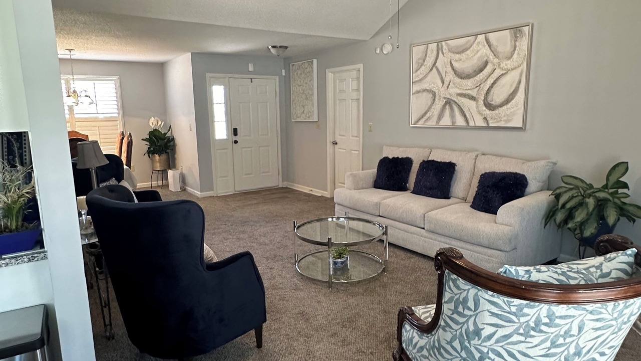 Photo of Livingroom in Peach Orchard