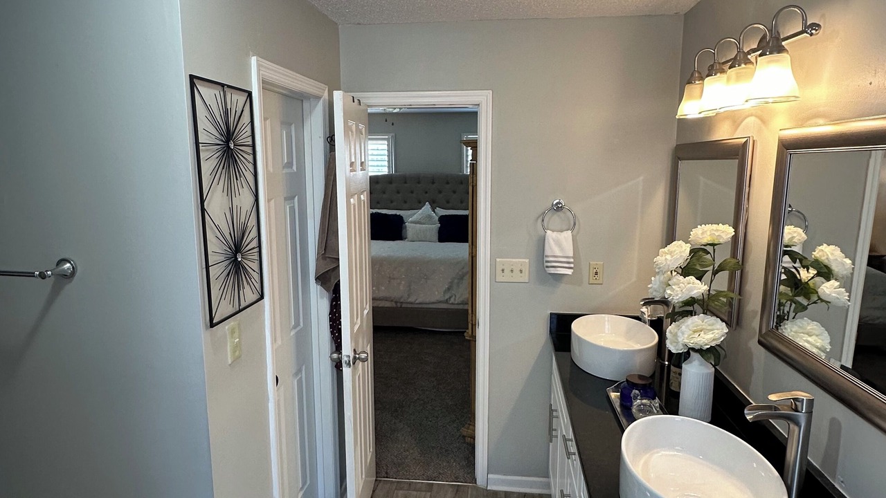 Photo of Bathroom in Peach Orchard