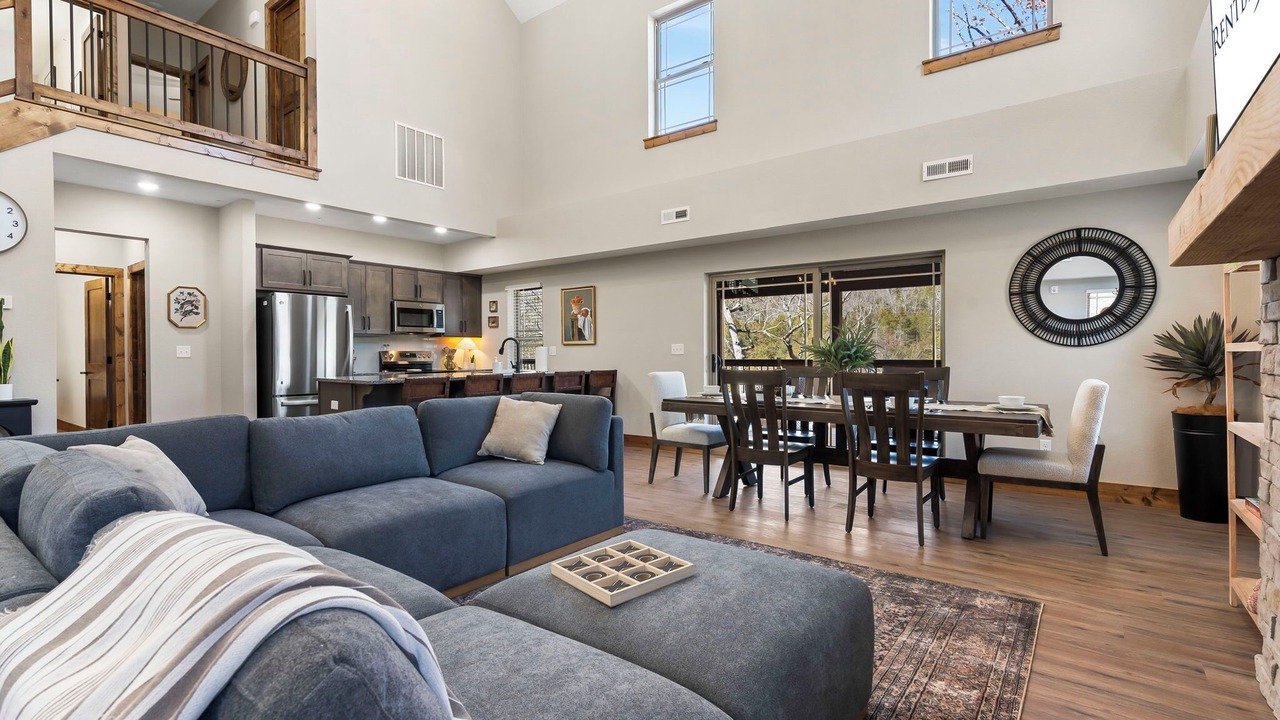Photo of Livingroom in Hollister