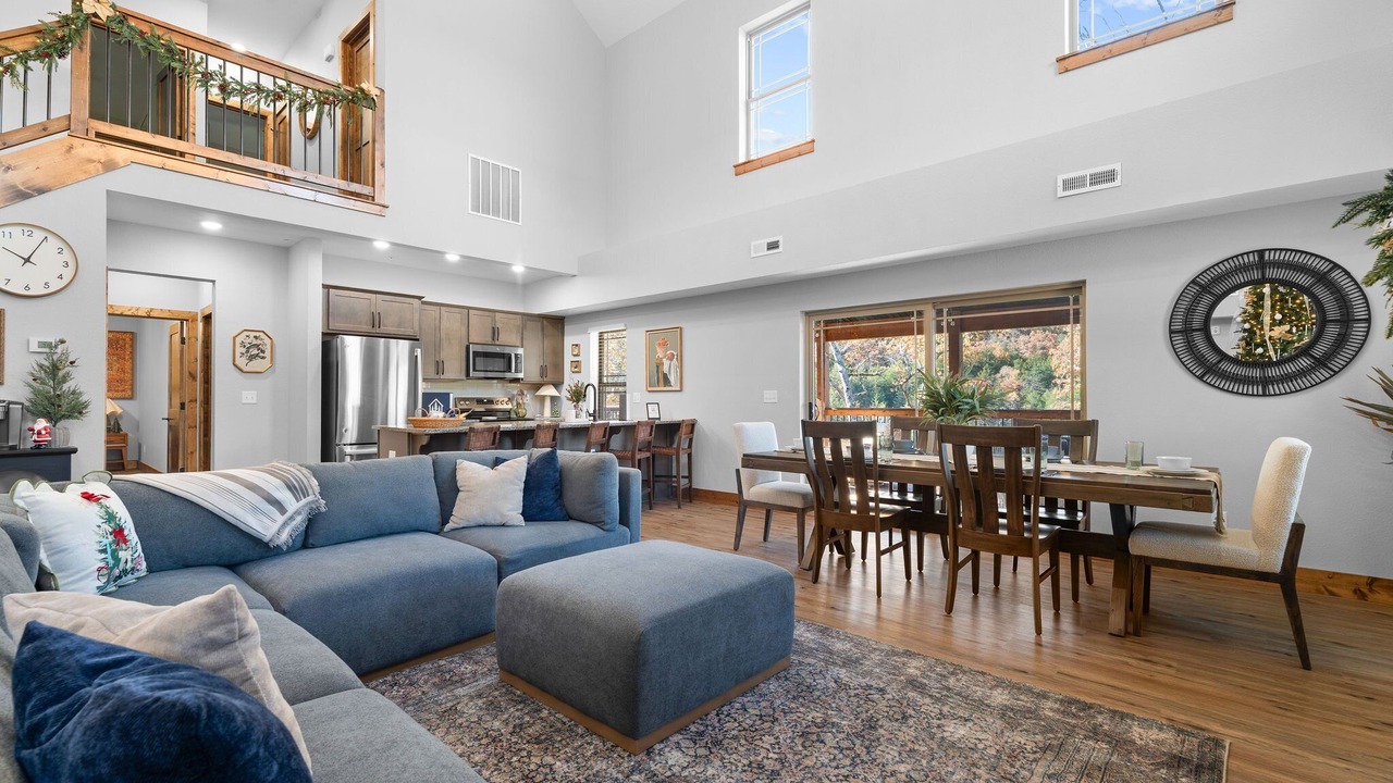 Photo of Livingroom in Hollister