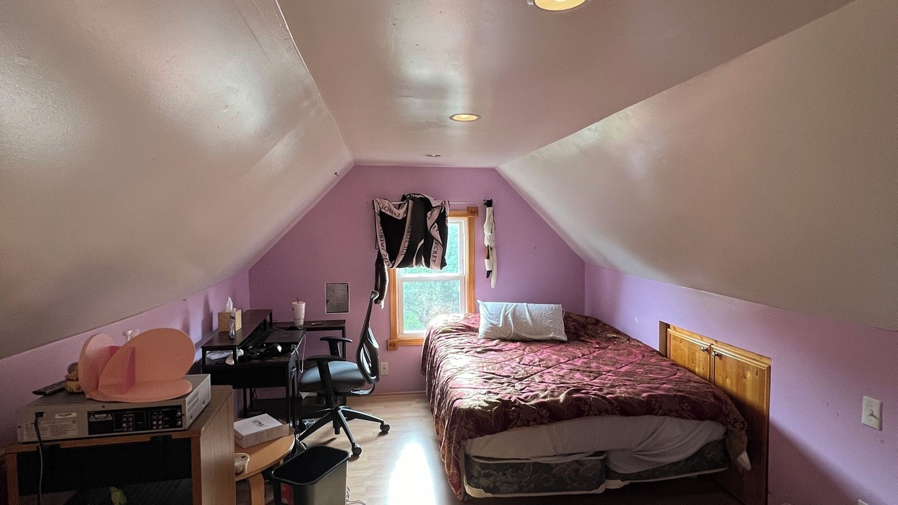 Photo of Bedroom in Oakmont