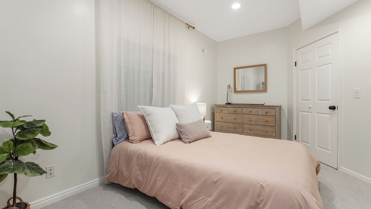Photo of Bedroom in Sandy