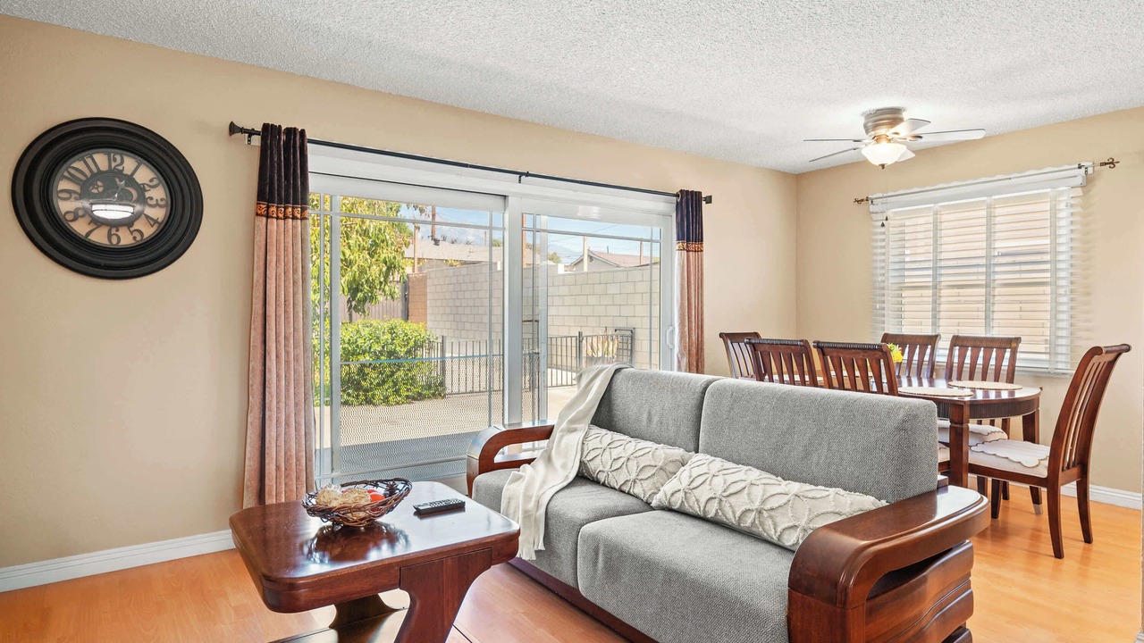 Photo of Livingroom in Upland