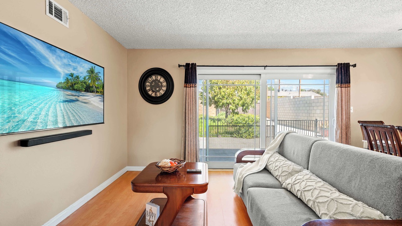 Photo of Livingroom in Upland
