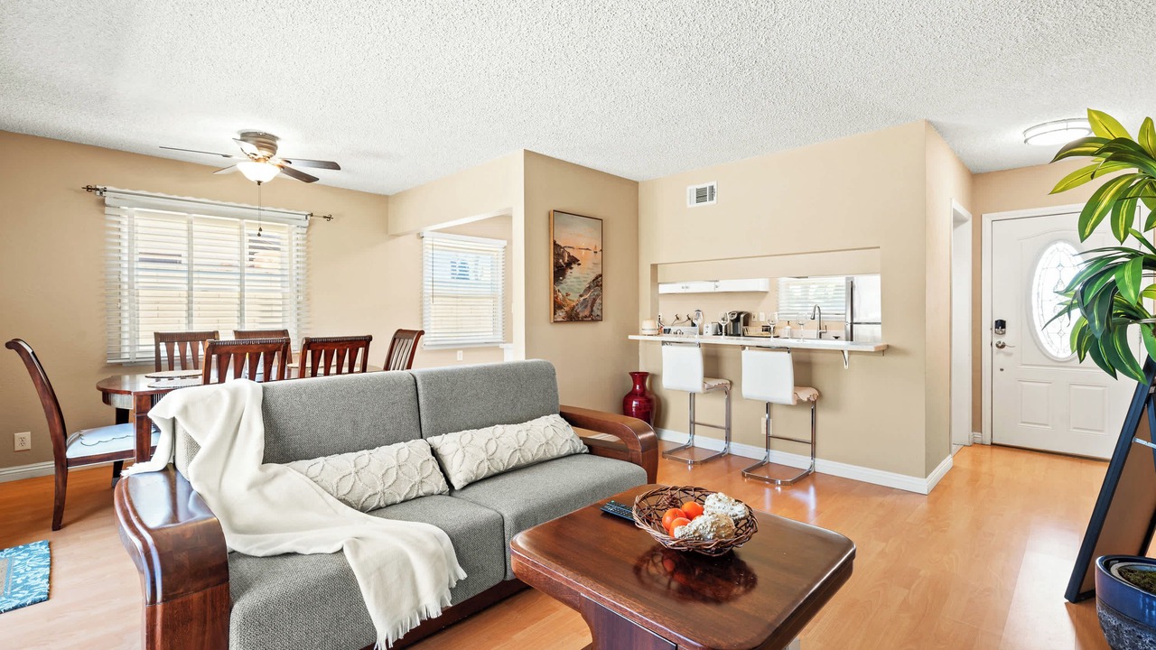 Photo of Livingroom in Upland