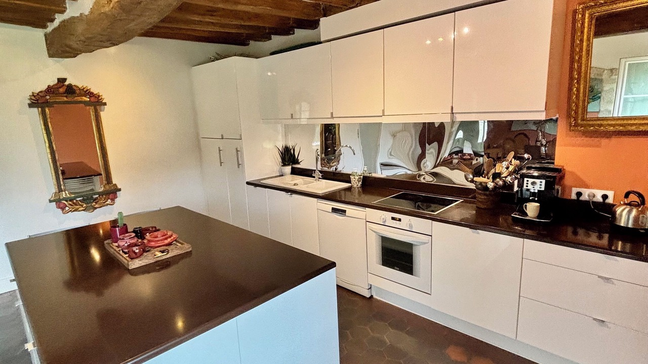 Photo of Kitchen in Saint-Martin-en-Biere