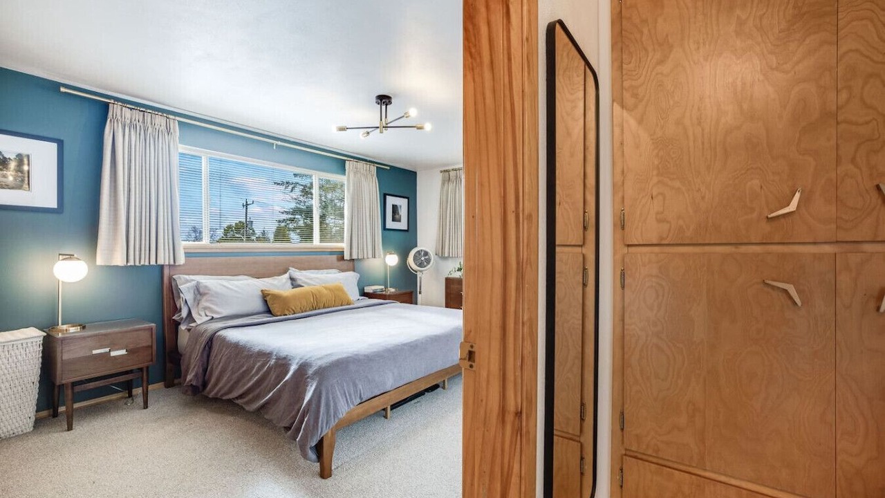 Photo of Bedroom in White Center