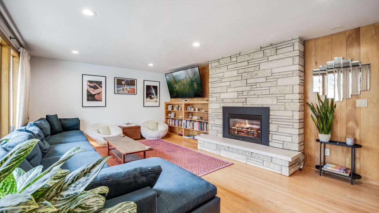 Photo of Livingroom in White Center