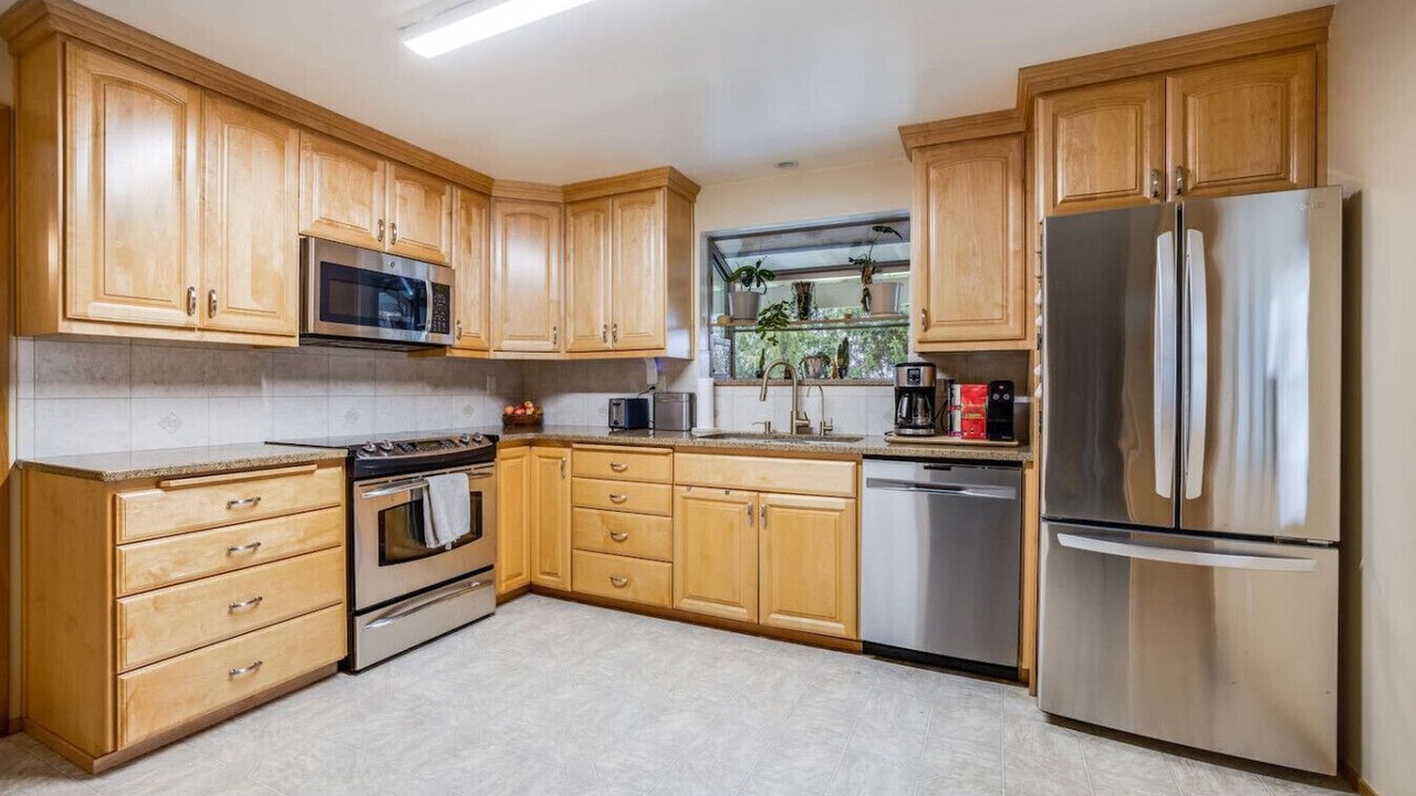 Photo of Kitchen in White Center