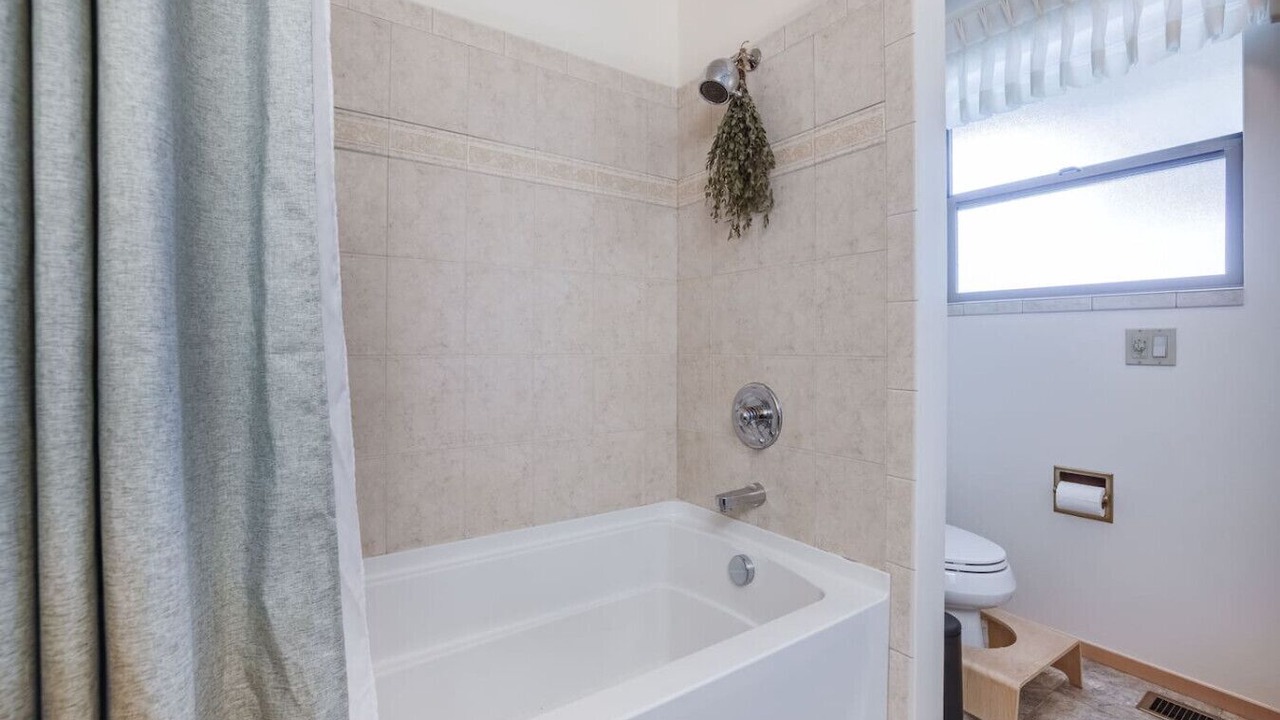 Photo of Bathroom in White Center