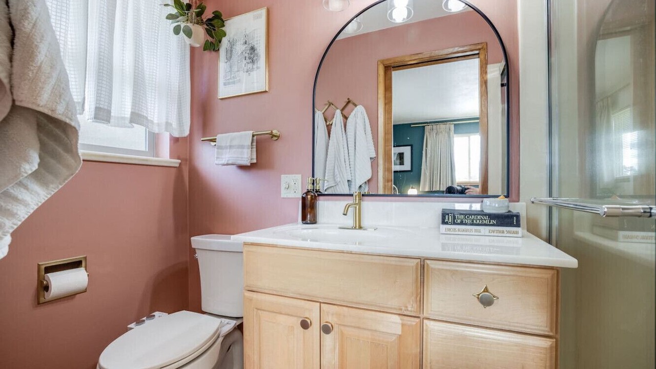 Photo of Bathroom in White Center