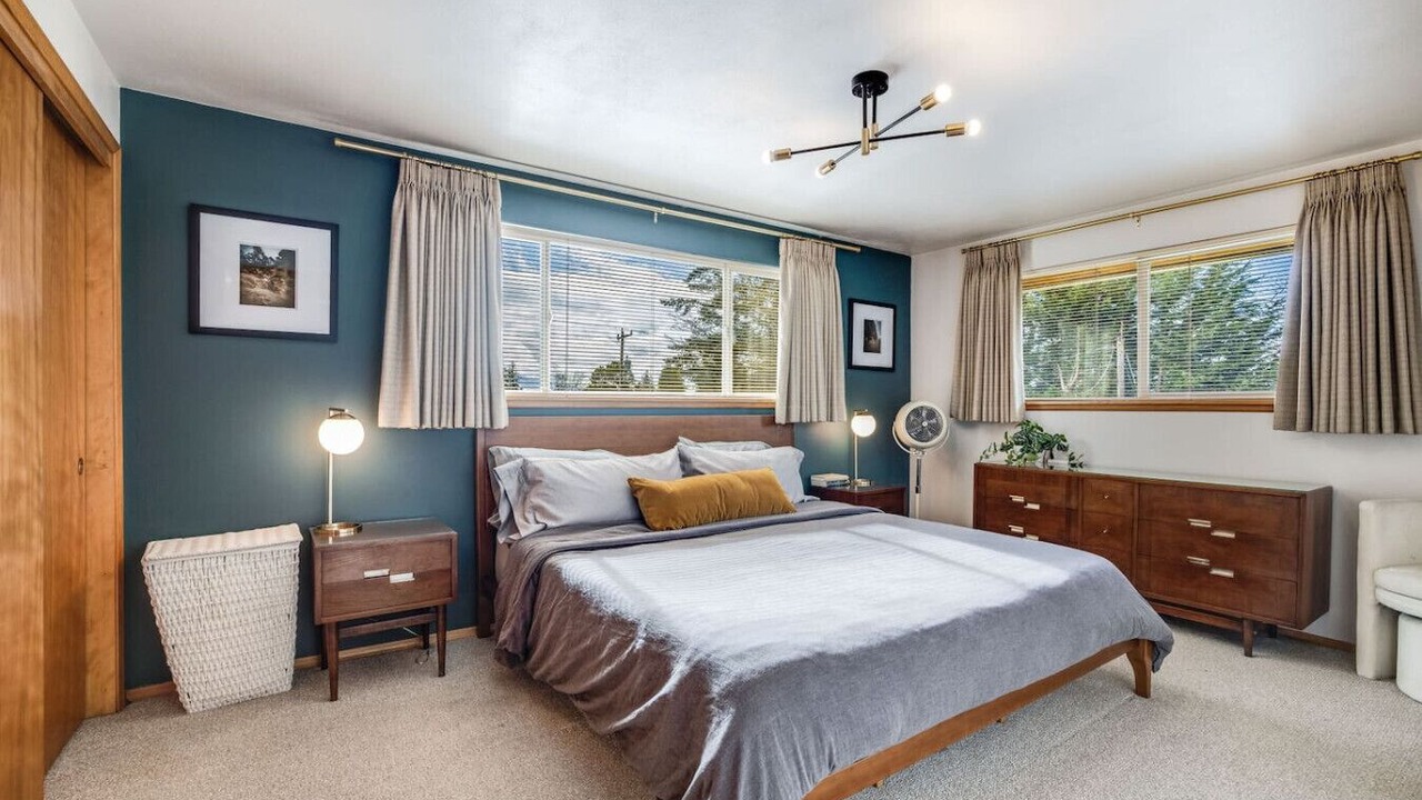 Photo of Bedroom in White Center